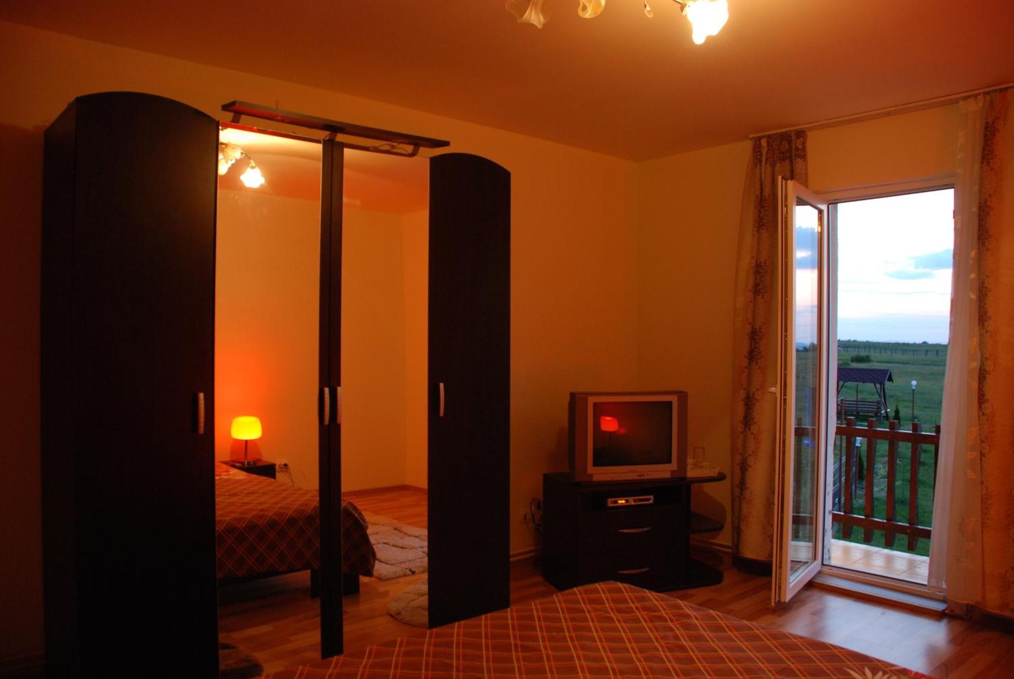 Pensiunea Mountain King Sîmbăta de Sus Extérieur photo