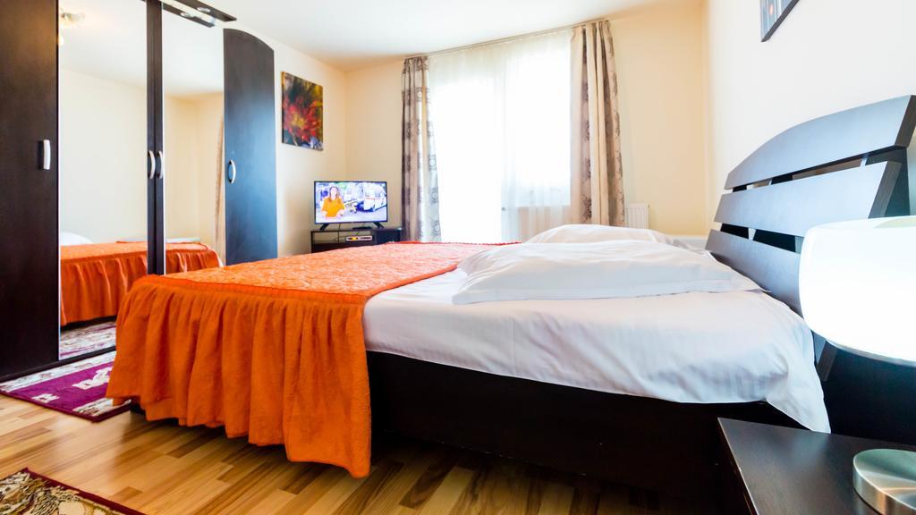 Pensiunea Mountain King Sîmbăta de Sus Extérieur photo