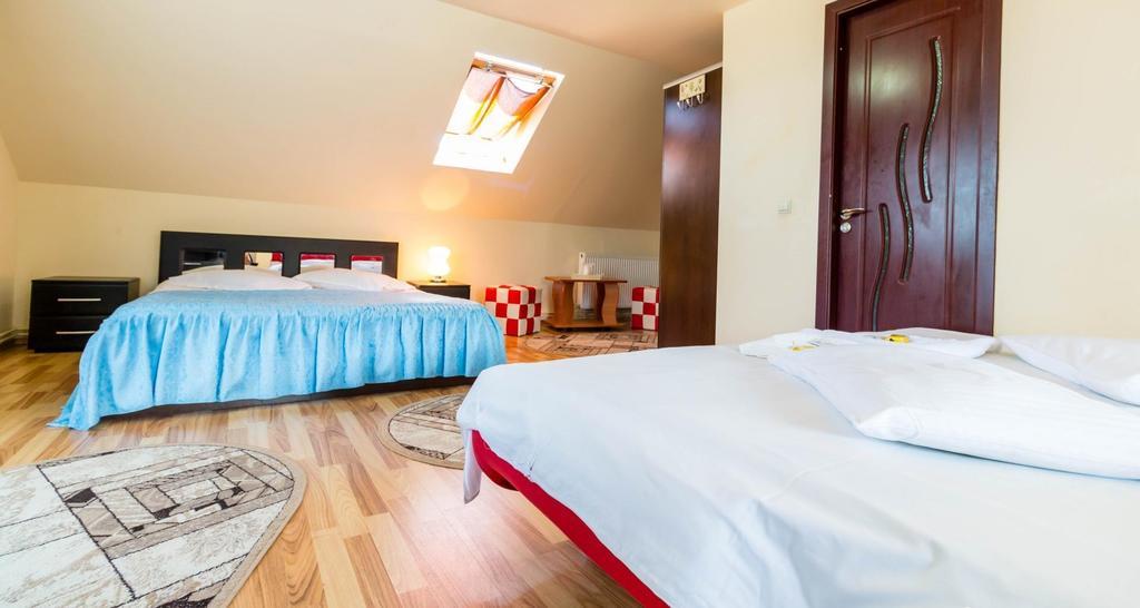 Pensiunea Mountain King Sîmbăta de Sus Extérieur photo