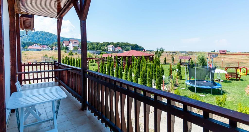 Pensiunea Mountain King Sîmbăta de Sus Extérieur photo